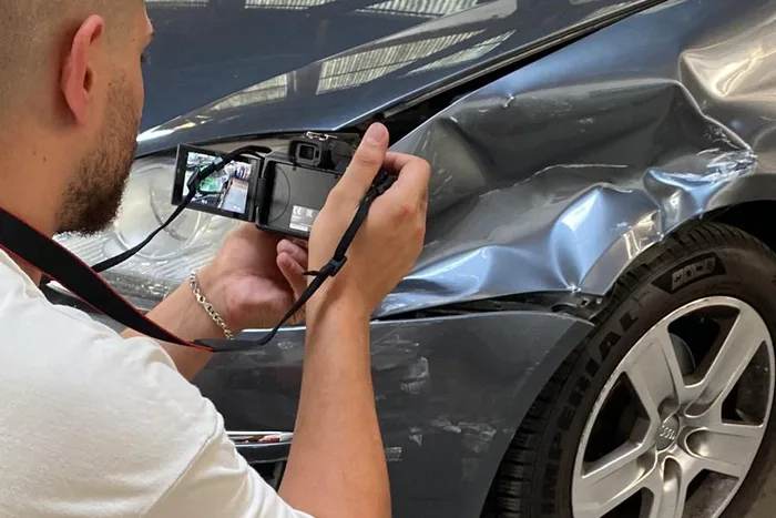 Strukturierte Kfz-Schadenanalyse am Fahrzeug